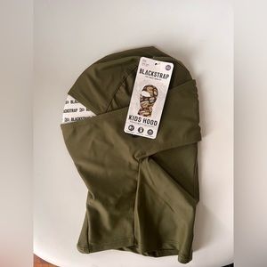 Blackstrap kids good for snowboarding skiing winter sports